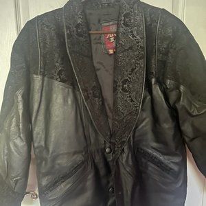 Beautiful black leather jacket/short coat with patterned inlays, like new, SzS